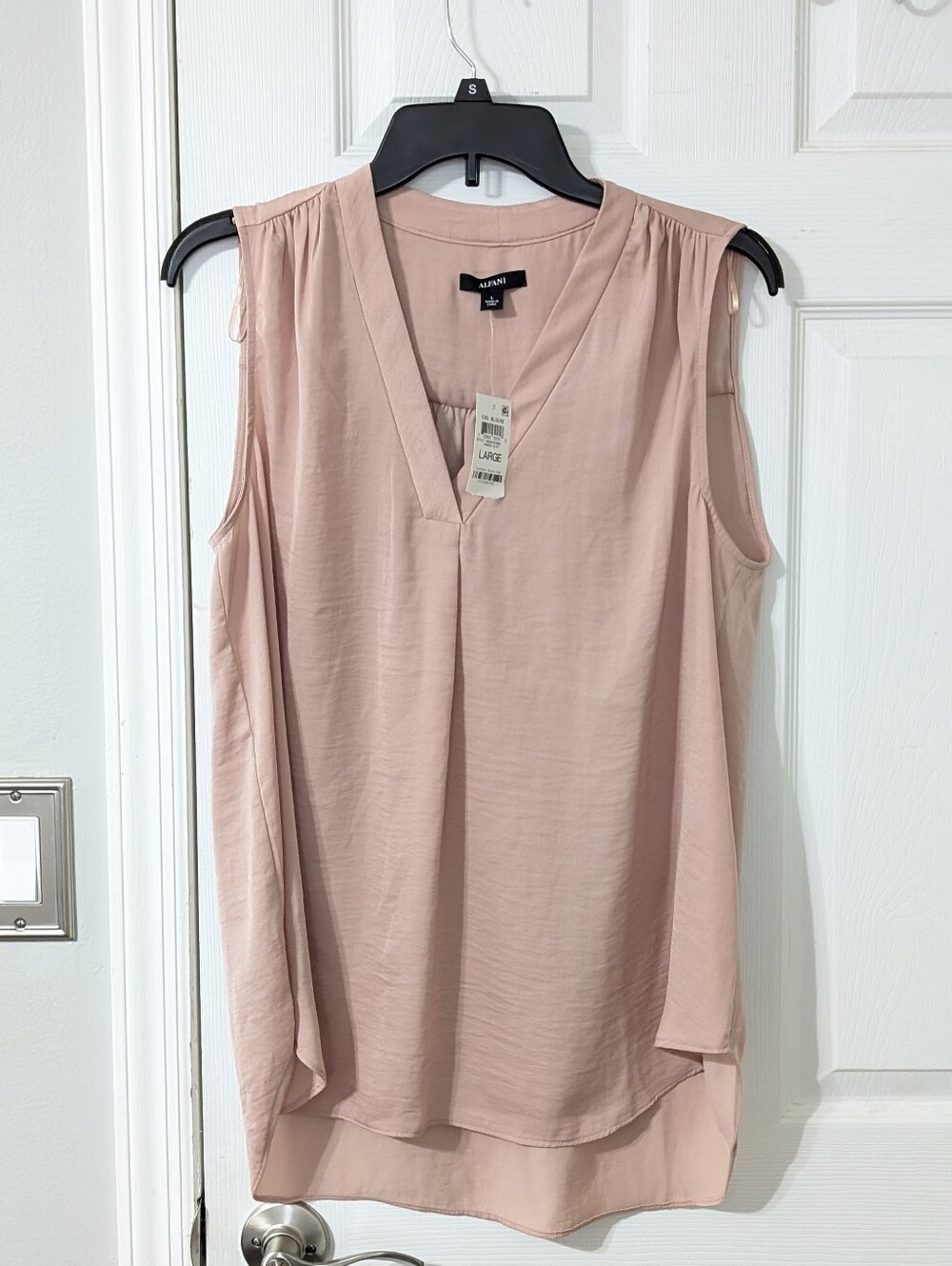 NWT - Women's alfani Light Peach top